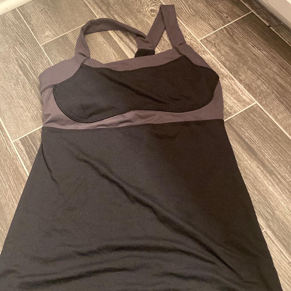 Workout top with built in bra